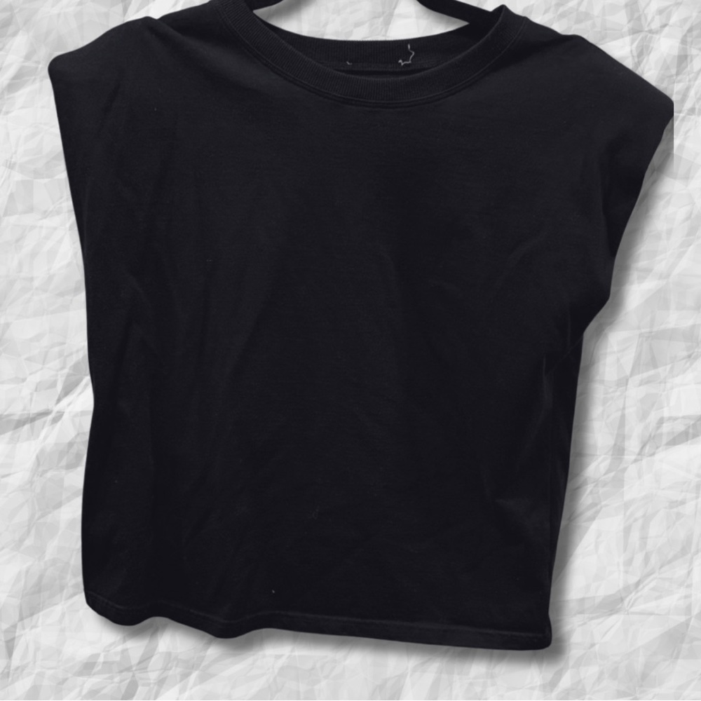 {Unbranded} Sleeveless Top w/Shoulder Pads